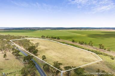 Mixed Farming For Sale - QLD - Ellangowan - 4361 - 16.5 acres and the fish are biting!!  (Image 2)