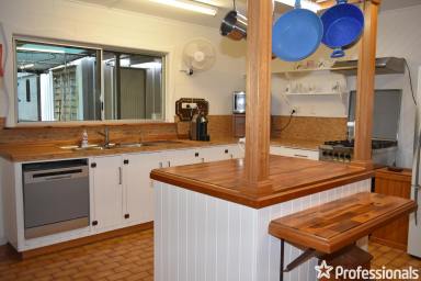 House For Sale - QLD - Hampden - 4741 - Private Home on Acreage!  (Image 2)