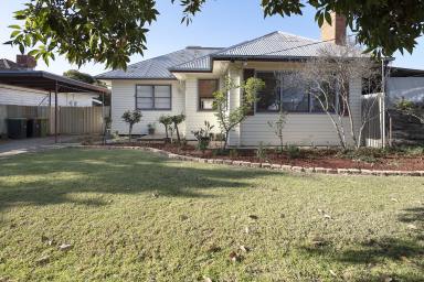 House For Sale - VIC - Swan Hill - 3585 - Charming Family Home on Donnington Street.  (Image 2)