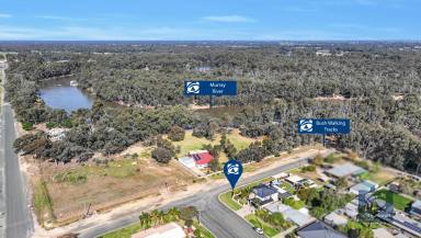 House For Sale - NSW - Moama - 2731 - Central Moama Lifestyle / Murray River Views  (Image 2)