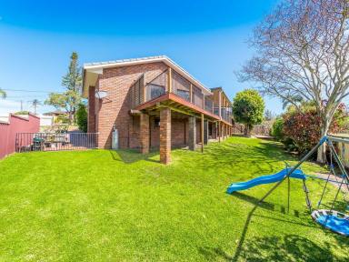 House For Sale - NSW - Evans Head - 2473 - FANTASTIC FAMILY HOME & MORE  (Image 2)