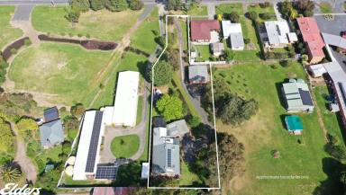 House For Sale - VIC - Yarram - 3971 - STROLL DOWN TO DISCOVER YOUR COUNTRY RETREAT!  (Image 2)