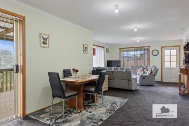 House For Sale - TAS - Smithton - 7330 - Are You Not Quite Ready for a Unit!  (Image 2)