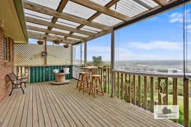 House For Sale - TAS - Smithton - 7330 - Are You Not Quite Ready for a Unit!  (Image 2)