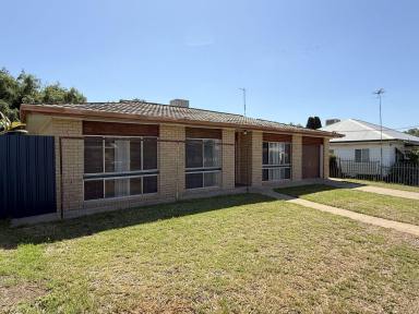 House For Sale - NSW - Moree - 2400 - CLOSE TO THE AQUATIC CENTRE  (Image 2)