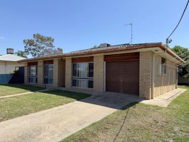 House For Sale - NSW - Moree - 2400 - CLOSE TO THE AQUATIC CENTRE  (Image 2)