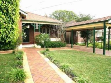 House For Lease - NSW - West Ryde - 2114 - Charming 5-Bedroom Federation-Style Bungalow in Prime Location 9-Minute Walk to West Ryde Station!  (Image 2)