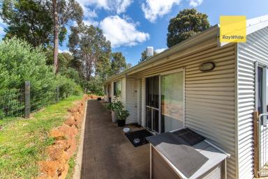 House For Sale - WA - Nannup - 6275 - Modern 3 x1 home in a terrific location  (Image 2)