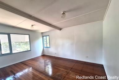 House For Sale - QLD - Macleay Island - 4184 - Endless Potential  (Image 2)