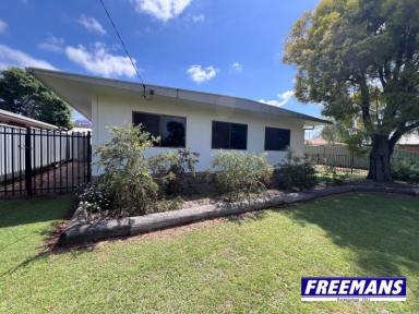 House For Sale - QLD - Kingaroy - 4610 - Tidy home, located in the rich red soils of Hospital hill  (Image 2)