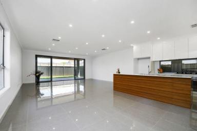 House Leased - SA - Fulham Gardens - 5024 - Luxury Family Home Close to the Beach  (Image 2)