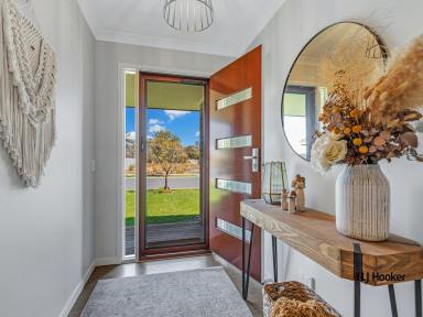 House For Sale - NSW - Moama - 2731 - Stylish & Room for the Pool & Shed!  (Image 2)