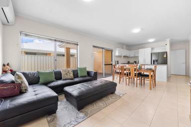 Unit For Sale - WA - Tapping - 6065 - Contemporary 3 Bedroom Gem in Tapping – Perfect for First Home Buyers & Savvy Investors!  (Image 2)