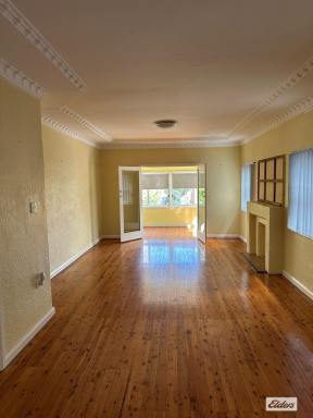 House For Lease - NSW - Wollongong - 2500 - 3 BEDROOM CBD HOUSE  (Image 2)