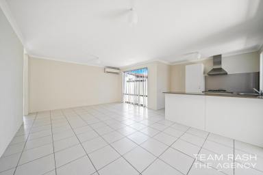 House For Sale - WA - Scarborough - 6019 - Modern Home in Sought-After Scarborough Location  (Image 2)