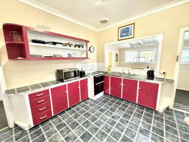 House For Lease - NSW - Old Bar - 2430 - Charming Furnished Beach Cottage - FURNISHED  (Image 2)