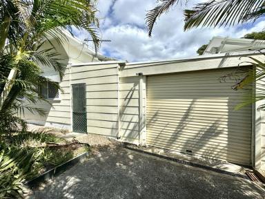 House For Lease - NSW - Old Bar - 2430 - Charming Furnished Beach Cottage - FURNISHED  (Image 2)