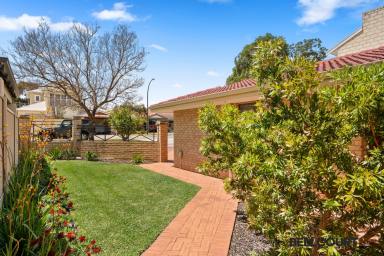 House For Sale - WA - South Perth - 6151 - EASY CARE & PACKED WITH POTENTIAL  (Image 2)