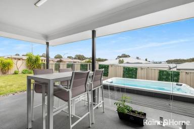 House For Sale - NSW - South Nowra - 2541 - More than just a family home!  (Image 2)