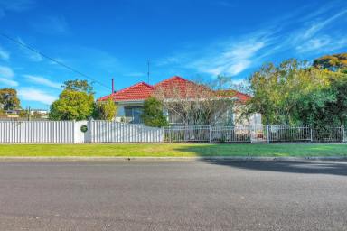 House For Sale - VIC - Bairnsdale - 3875 - Three Bedroom Family Home  (Image 2)