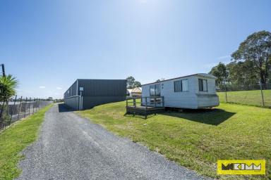 Industrial/Warehouse For Sale - NSW - South Grafton - 2460 - 7228 SQM INDUSTRIAL SITE WITH EXISTING CARAVAN AND INDUSTRIAL STORAGE  (Image 2)