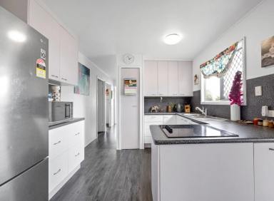 House For Lease - QLD - Slade Point - 4740 - Charming Family Home in Slade Point (Image 2)