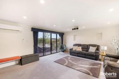 House Leased - TAS - Howrah - 7018 - Superb Family Home with Panoramic Views  (Image 2)