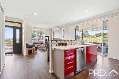 Unit For Sale - NSW - Kyogle - 2474 - Low-Maintenance Living in Style  (Image 2)