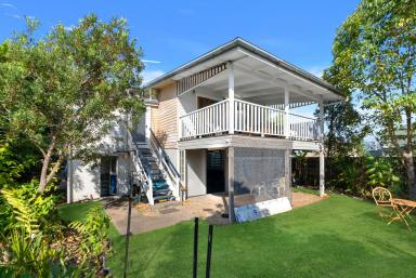 House Auction - QLD - Westcourt - 4870 - Original 1940's Queenslander With Updated internal Charm!  (Image 2)