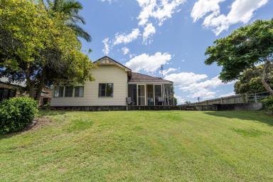 House Leased - NSW - Grafton - 2460 - EXECUTIVE RIVERFRONT RENTAL  (Image 2)