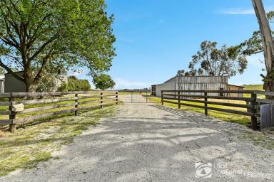 Lifestyle For Sale - VIC - Nyora - 3987 - BOASTING VIEWS OF THE VALLEY & WESTERNPORT BAY.  (Image 2)