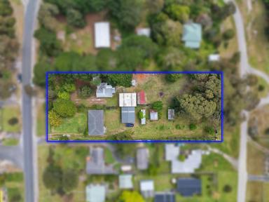 House For Sale - VIC - Port Welshpool - 3965 - Holiday heaven on half an acre!  (Image 2)