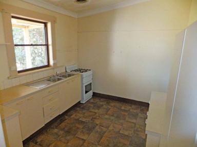 House Leased - VIC - Kyabram - 3620 - $260.00 Per Week includes gardener  (Image 2)