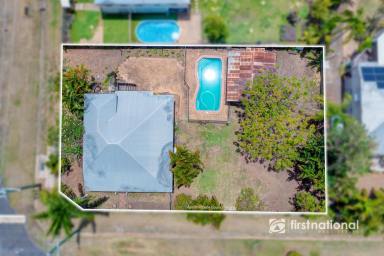 House For Sale - QLD - Bundaberg West - 4670 - QUEENSLANDER ON THE BUNDABERG CITY FRINGE  (Image 2)