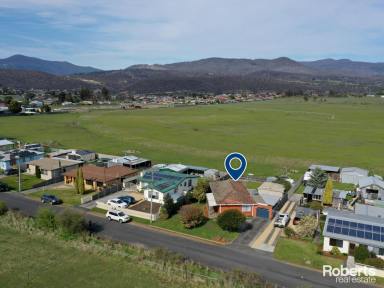 House For Sale - TAS - Lawitta - 7140 - Charming Features in a Great Spot  (Image 2)