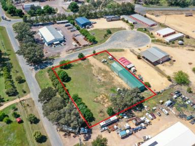 Industrial/Warehouse For Sale - NSW - Grenfell - 2810 - Large Shed on a Level 4,000m2 Allotment  (Image 2)