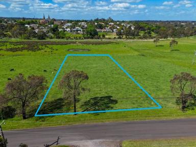 Residential Block For Sale - VIC - Hamilton - 3300 - 1.3 Acres Blocks – Stunning Views - Build Your Dream Home  (Image 2)