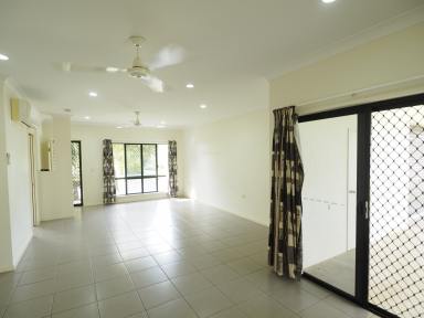 House Leased - QLD - Edmonton - 4869 - SPACIOUS FAMILY HOME WITH HUGE YARD! (UNFURNISHED)  (Image 2)