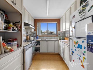 House For Sale - VIC - Port Welshpool - 3965 - ICONIC FORESHORE PROPERTY  (Image 2)