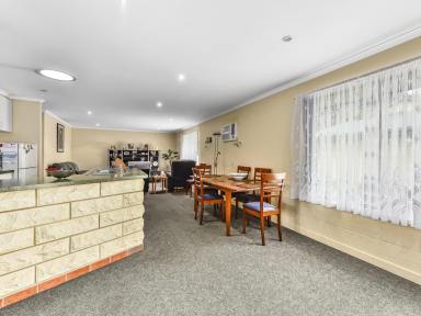 Unit For Sale - SA - Penola - 5277 - Amazing Investment Opportunity  (Image 2)