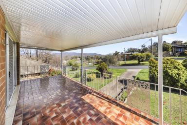 House For Sale - NSW - Tumut - 2720 - Brick Beauty  (Image 2)