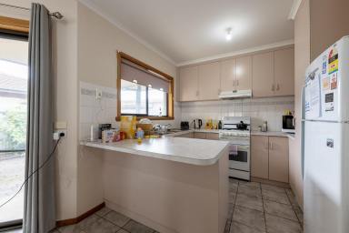 Unit For Sale - VIC - Horsham - 3400 - Affordable and Convenient Living in Horsham  (Image 2)