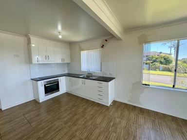 Unit For Lease - NSW - Old Bar - 2430 - BEACHFRONT THREE BEDROOM GROUND FLOOR UNIT WITH OCEAN VIEWS  (Image 2)