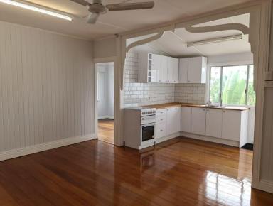 Unit Leased - QLD - Cairns City - 4870 - RENOVATED BRIGHT 2 BEDROOM UNIT (UNFURNISHED)  (Image 2)