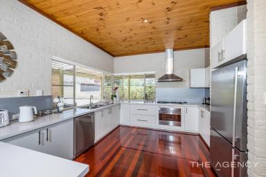 House For Sale - WA - Quinns Rocks - 6030 - Meticulous pocketful of paradise with secluded ambience in the heart of Old Quinns!  (Image 2)