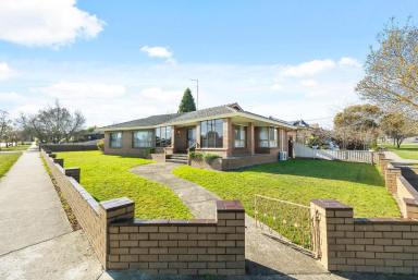 House Leased - VIC - Ballarat North - 3350 - Inviting Home in Desirable Ballarat North – SIX MONTH LEASE  (Image 2)