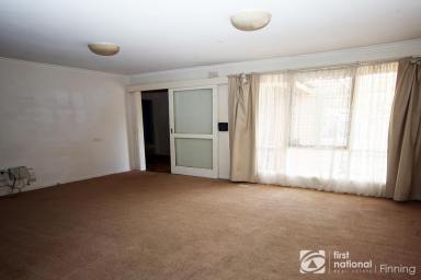 House For Lease - VIC - Cranbourne - 3977 - LOCATION LOCATION LOCATION  (Image 2)