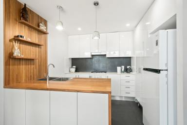 Unit For Lease - NSW - Wollongong - 2500 - Modern and Fully Furnished  (Image 2)