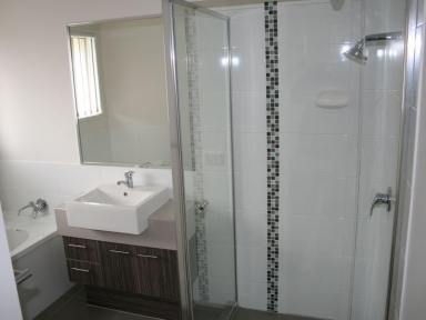 House Leased - QLD - Warwick - 4370 - Impeccable 4-Bedroom Single Level Brick Residence  (Image 2)