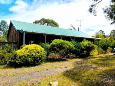 House For Sale - VIC - Metung - 3904 - Cozy Log Cabin on large corner block Metung  (Image 2)